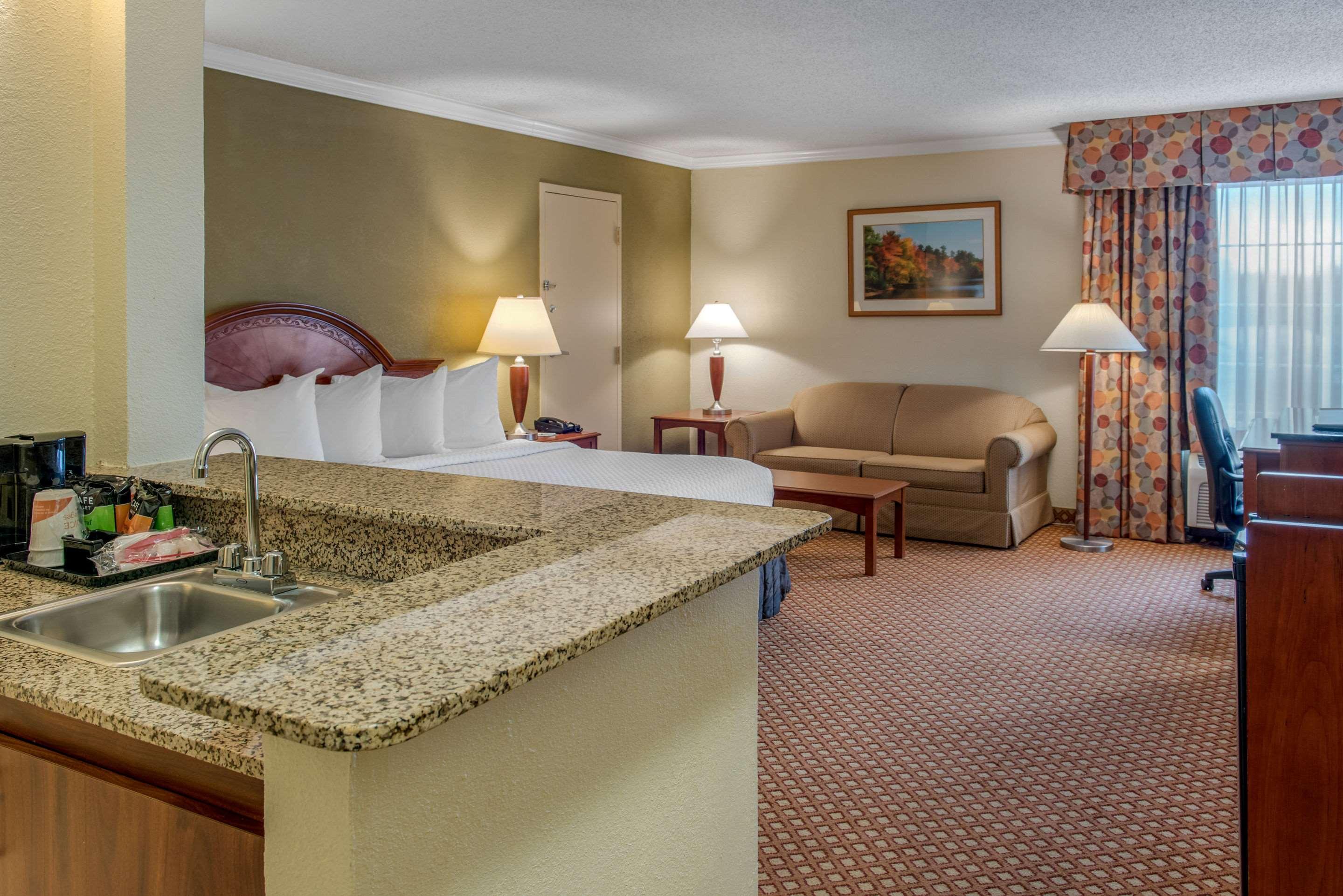 Quality Hotel Conference Center Cincinnati בלו אש מראה חיצוני תמונה