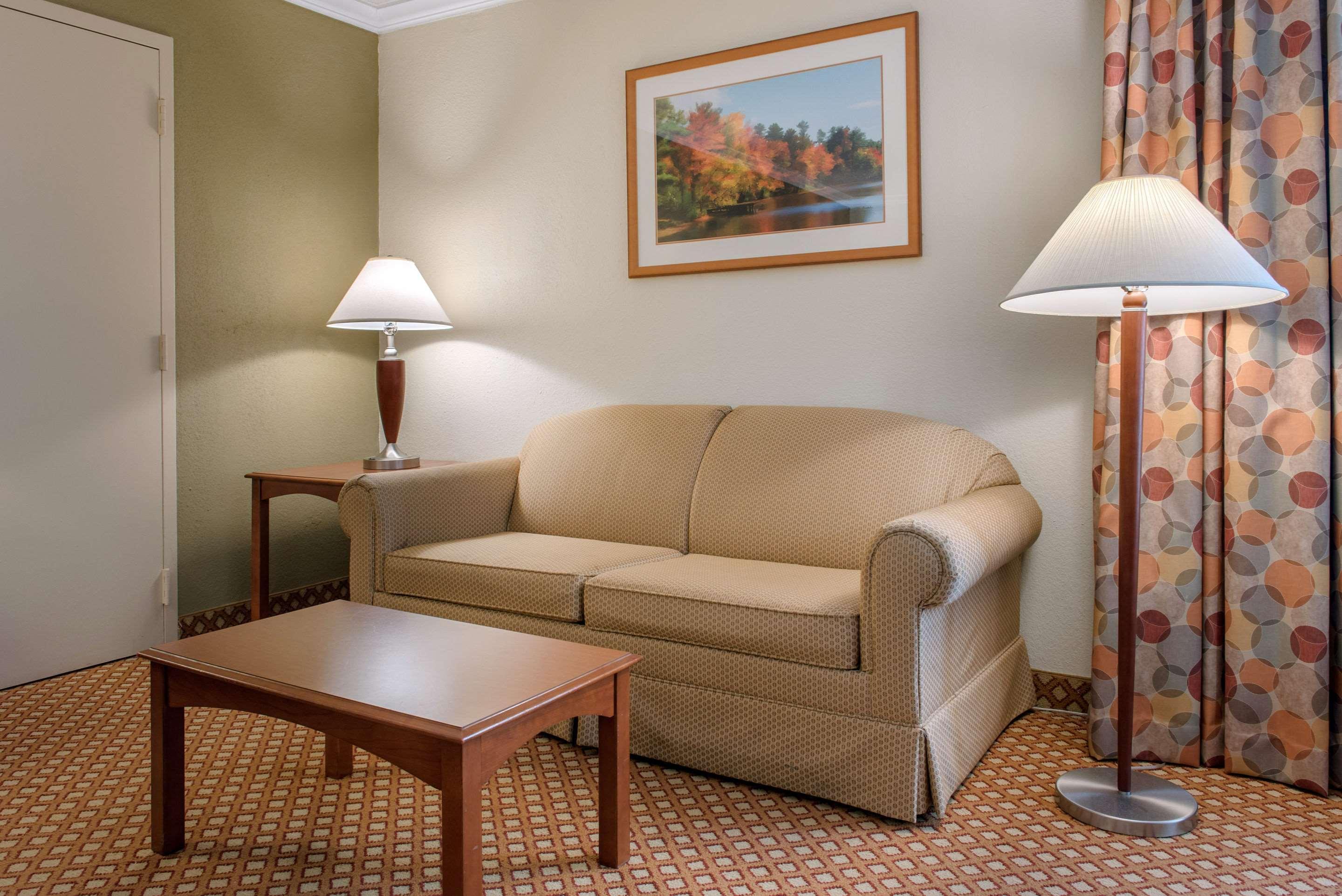 Quality Hotel Conference Center Cincinnati בלו אש מראה חיצוני תמונה