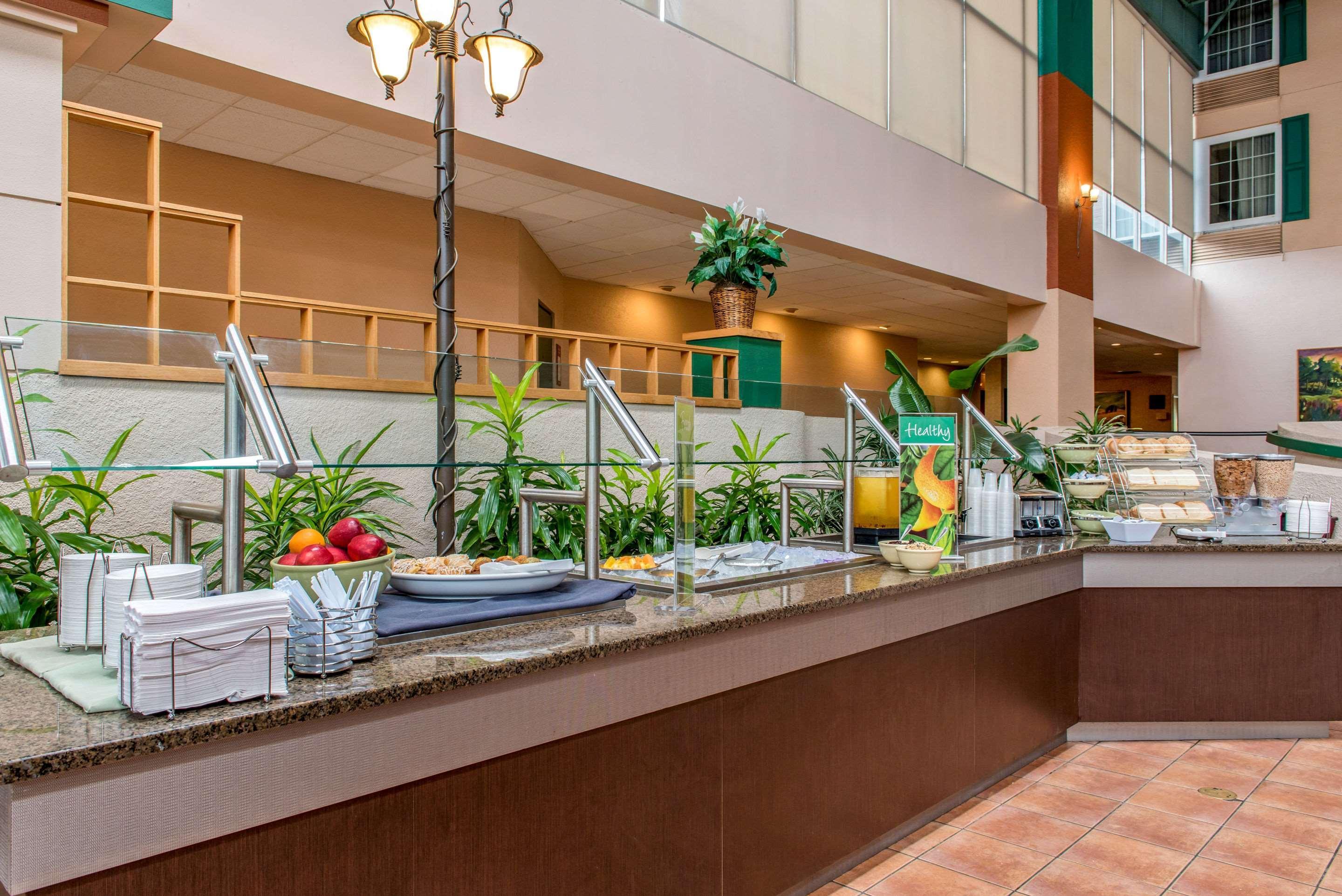 Quality Hotel Conference Center Cincinnati בלו אש מראה חיצוני תמונה