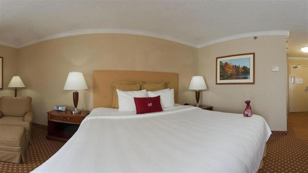 Quality Hotel Conference Center Cincinnati בלו אש מראה חיצוני תמונה