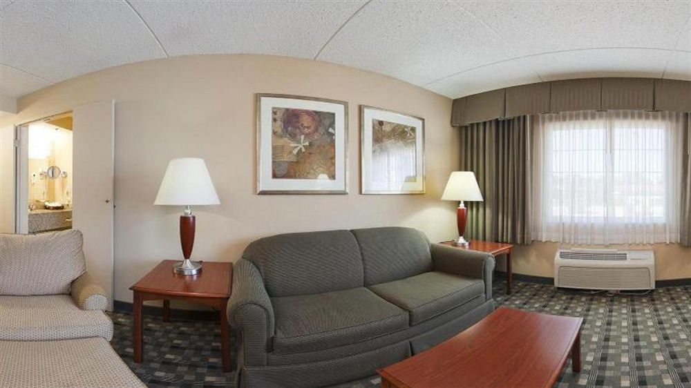 Quality Hotel Conference Center Cincinnati בלו אש מראה חיצוני תמונה