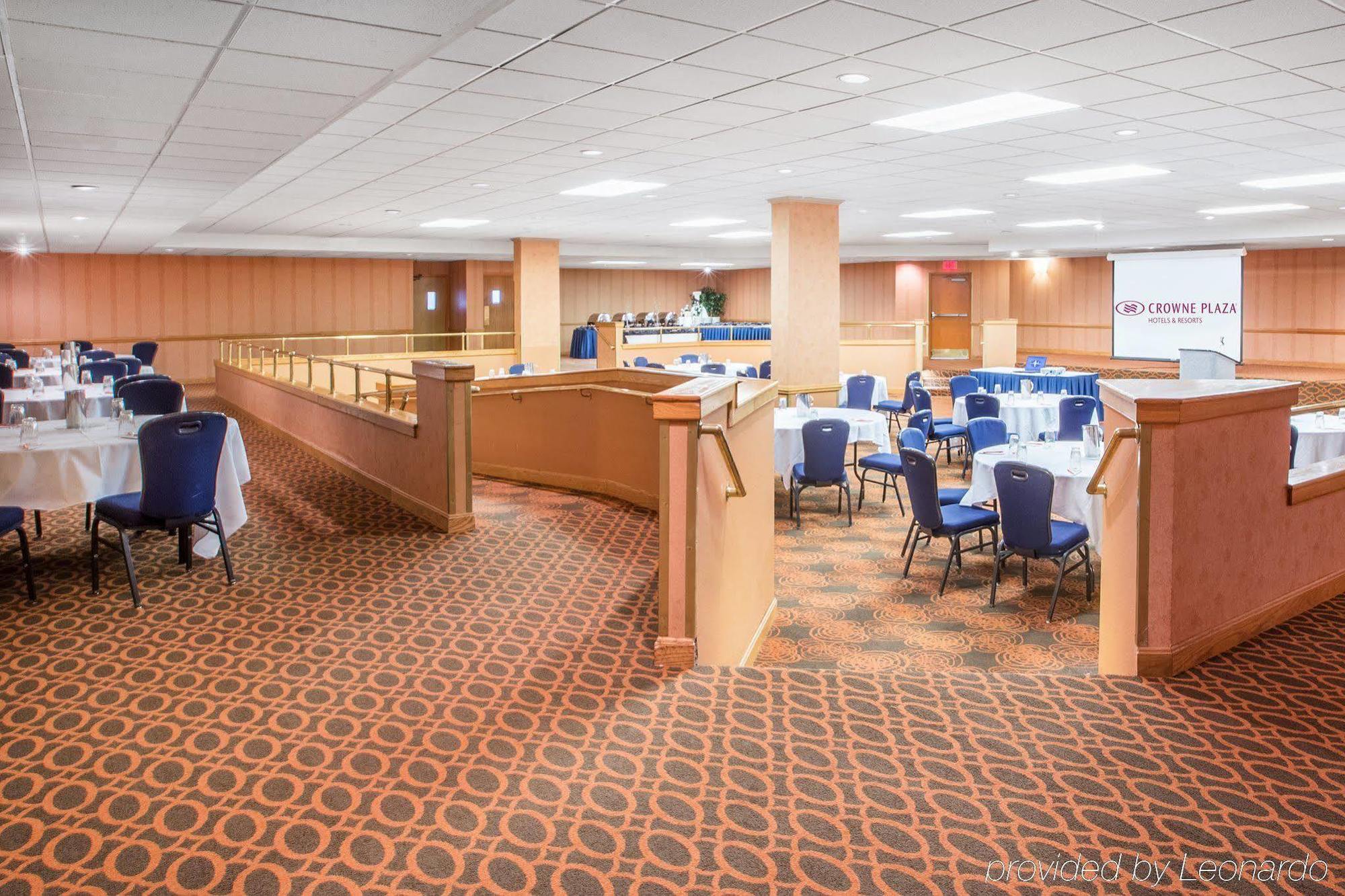 Quality Hotel Conference Center Cincinnati בלו אש מראה חיצוני תמונה