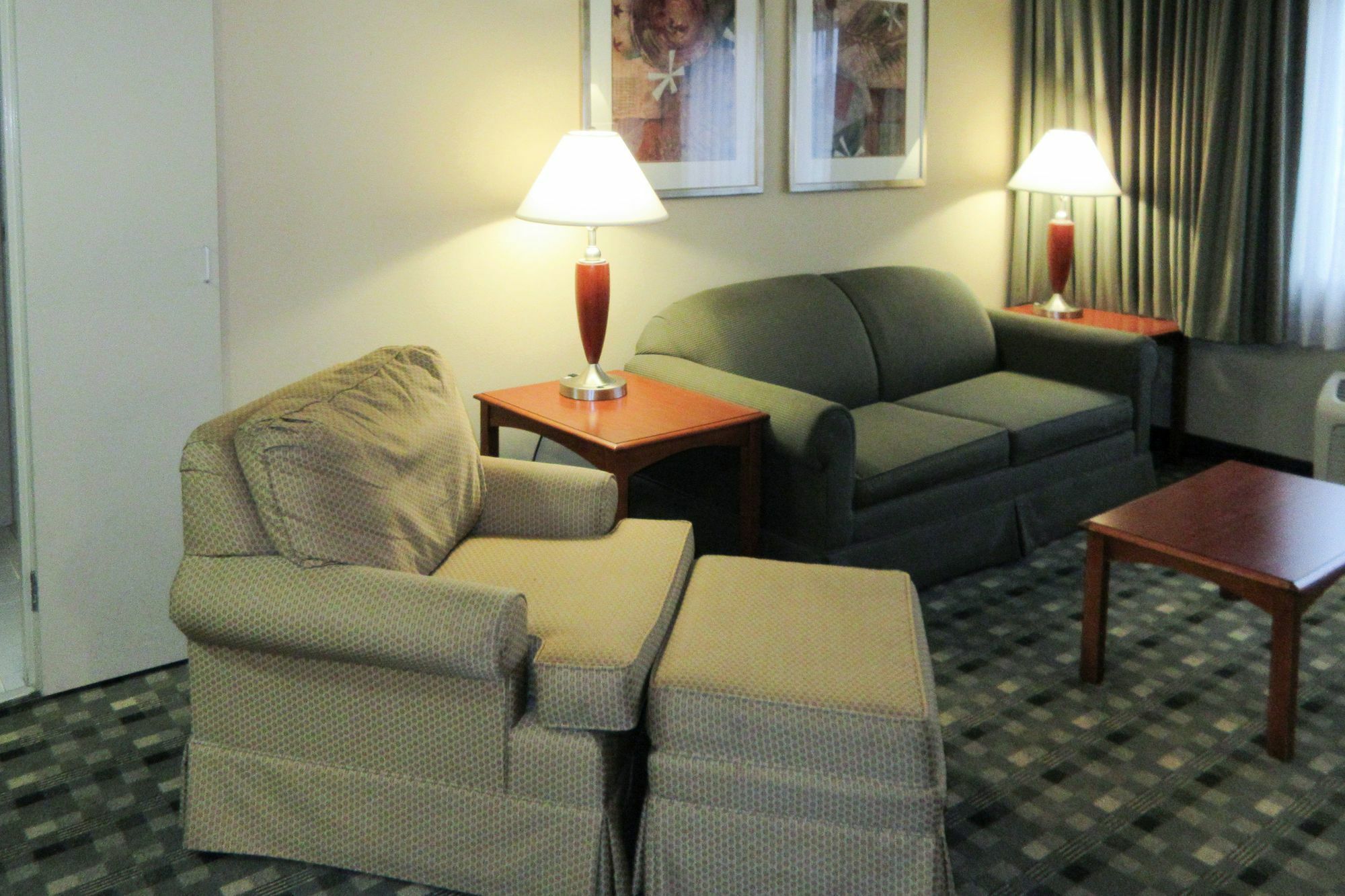 Quality Hotel Conference Center Cincinnati בלו אש מראה חיצוני תמונה